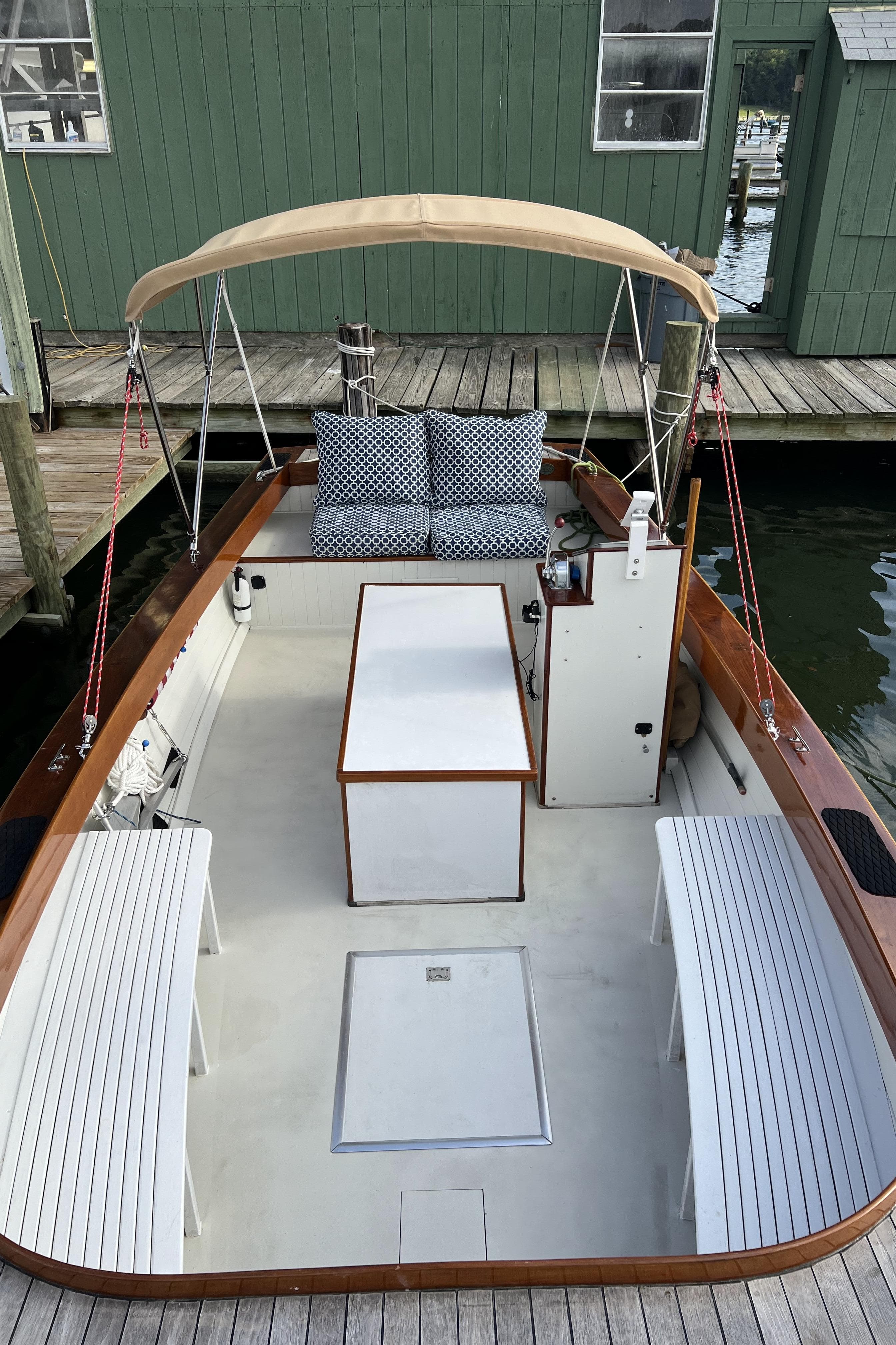22 ft Hinckley Launch Aft