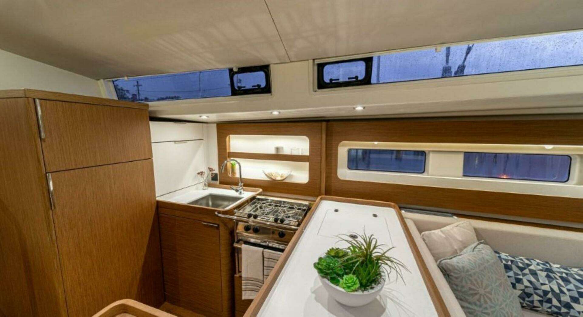 2025 Beneteau Oceanis Yacht 54 - Image 11