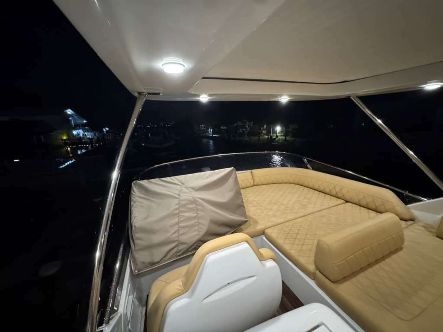 2014 Azimut 64 - Image 11