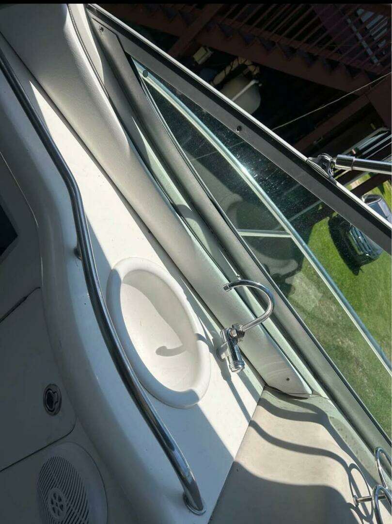 2006 Sea Ray 300 Sundancer - Image 10