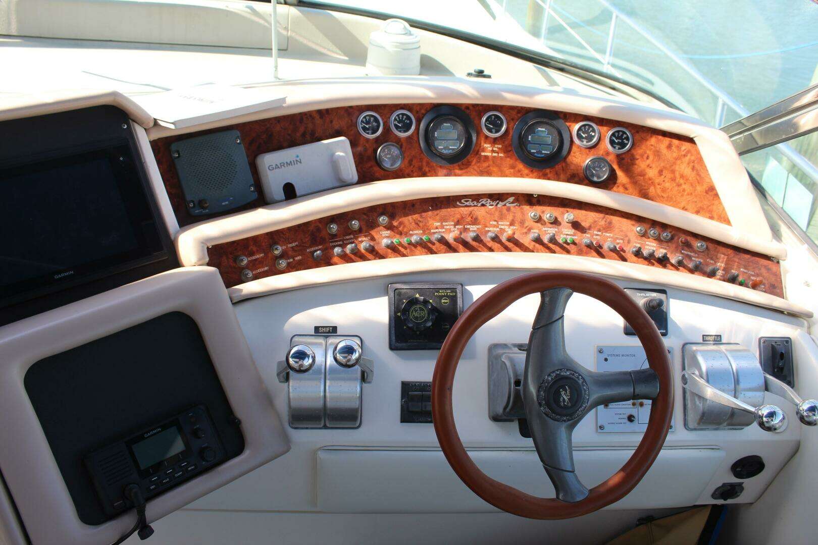 1996 Sea Ray 500 Sundancer - Image 21