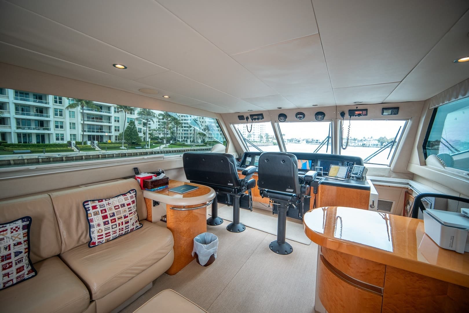2000 Lazzara Yachts 76 Skylounge - Image 55
