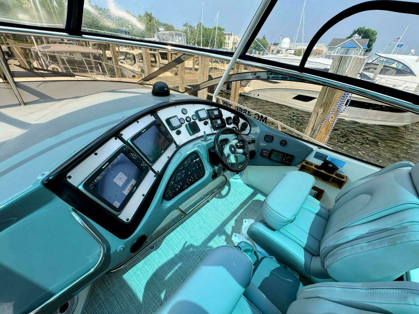 2005 Cruisers Yachts 540 Express - Image 28