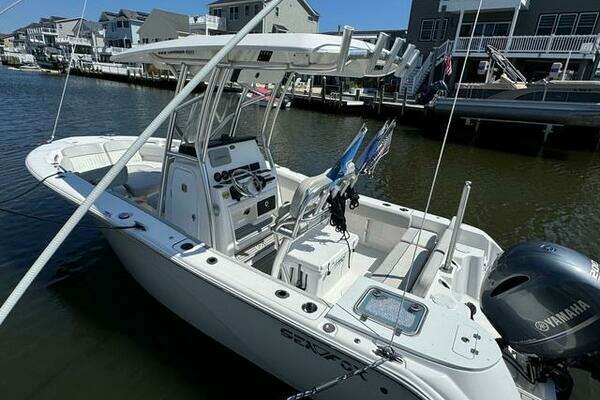 2024 Sea Fox 228 Commander - Image 1
