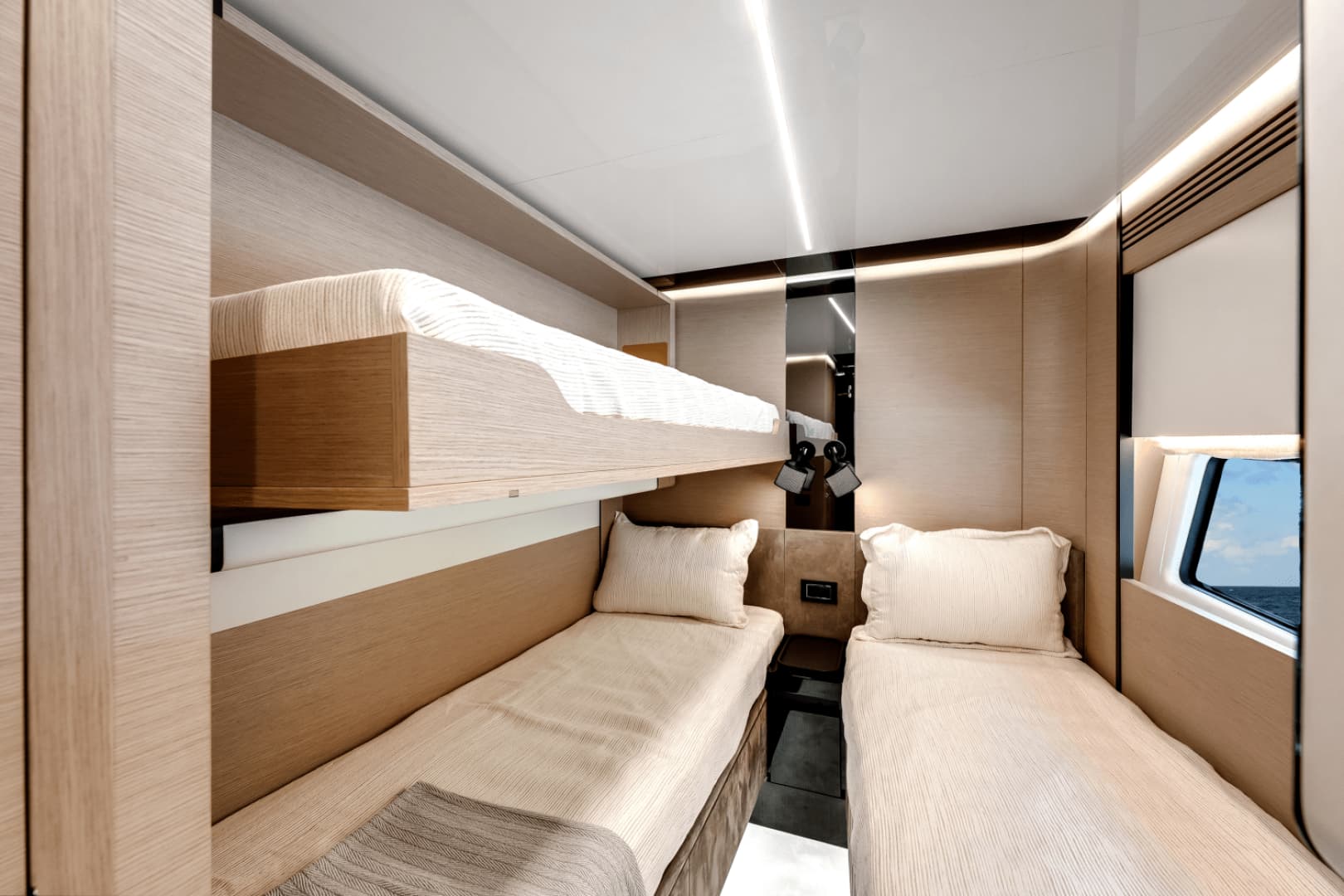 2024 Azimut S8 - Image 34