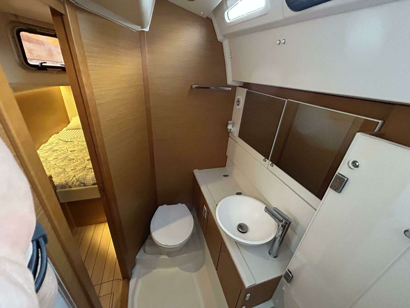 2017 Jeanneau 54 - Image 24