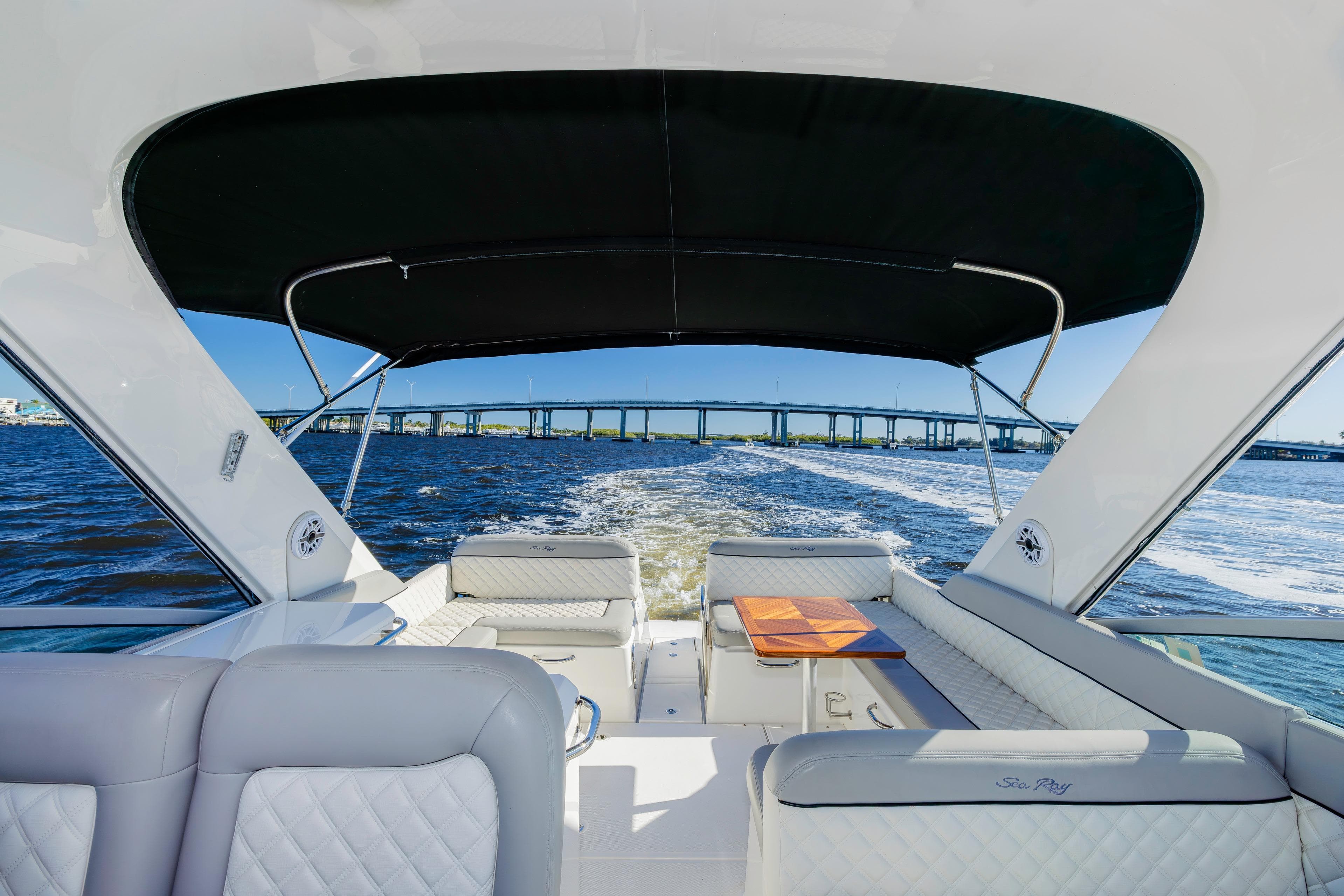 2013 Sea Ray 370 Venture