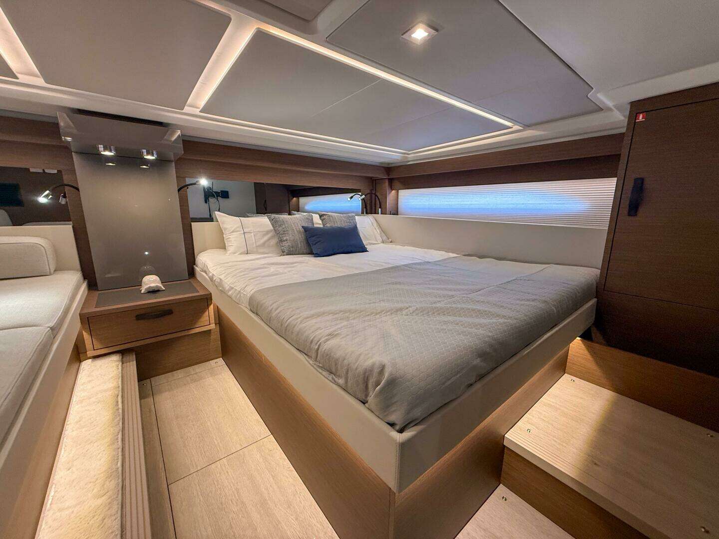 2026 Wellcraft 44 Explorer - Image 9