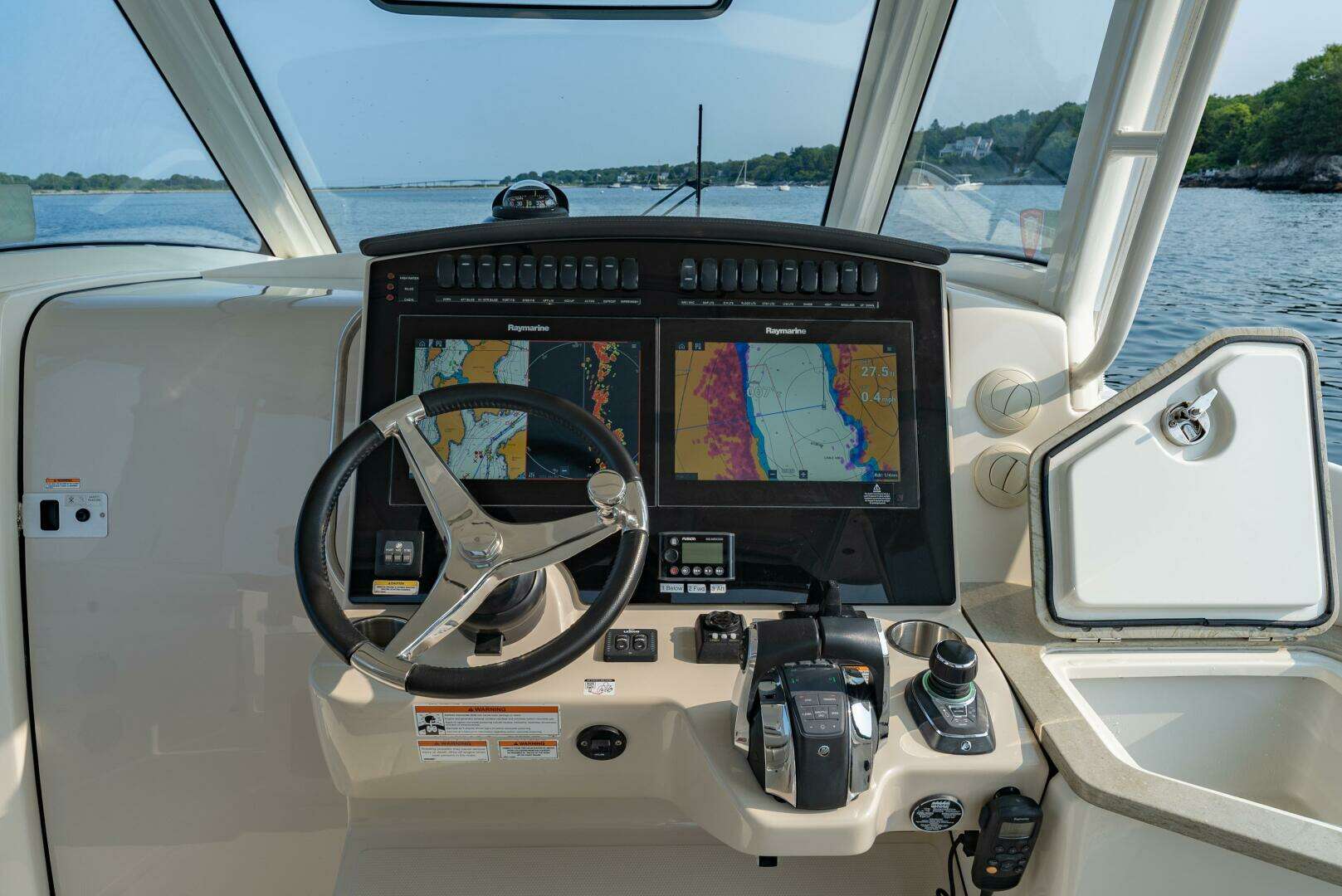 2019 Boston Whaler 350 EX Realm - Image 16
