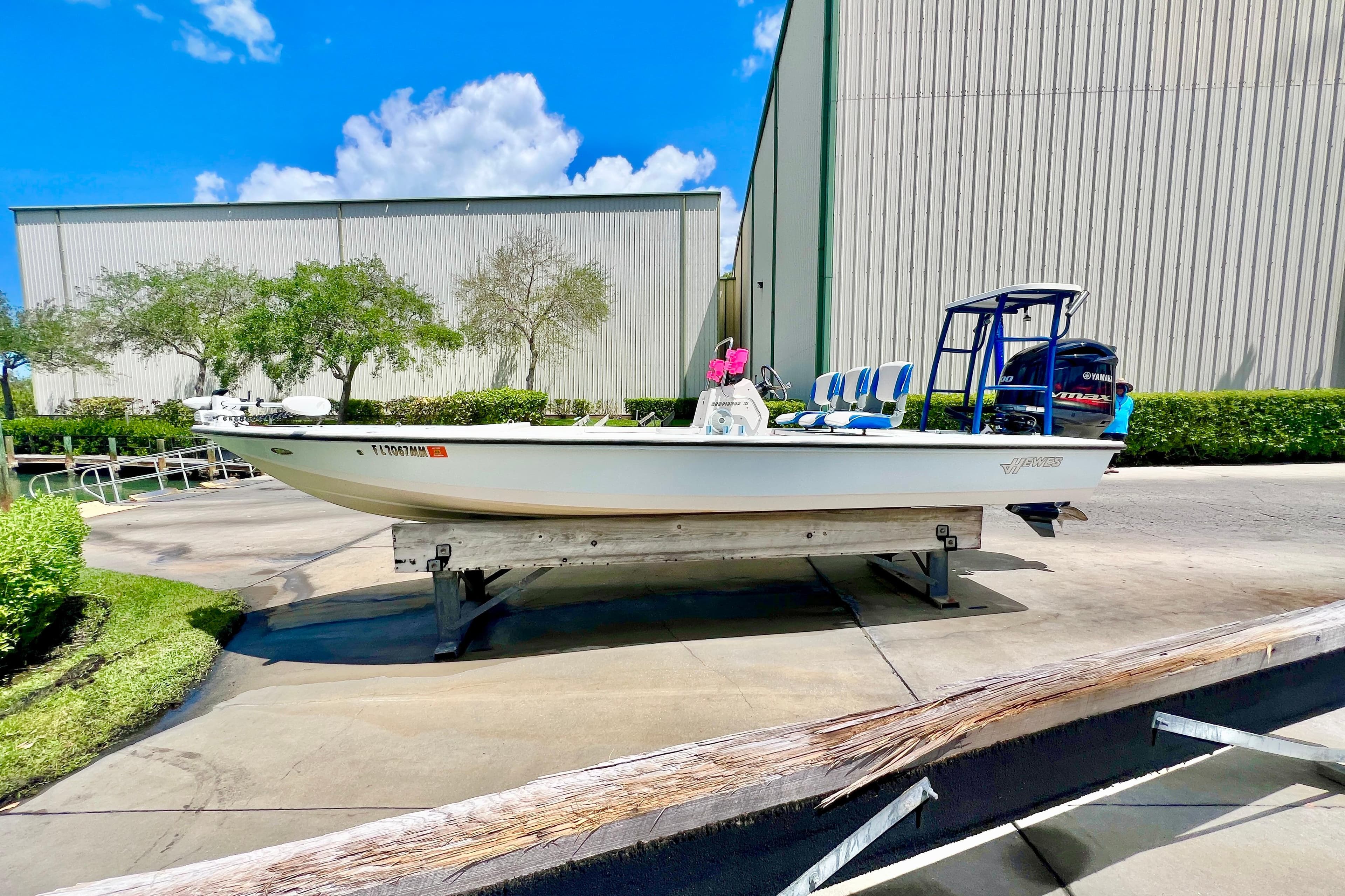 2003 Hewes Redfisher 21