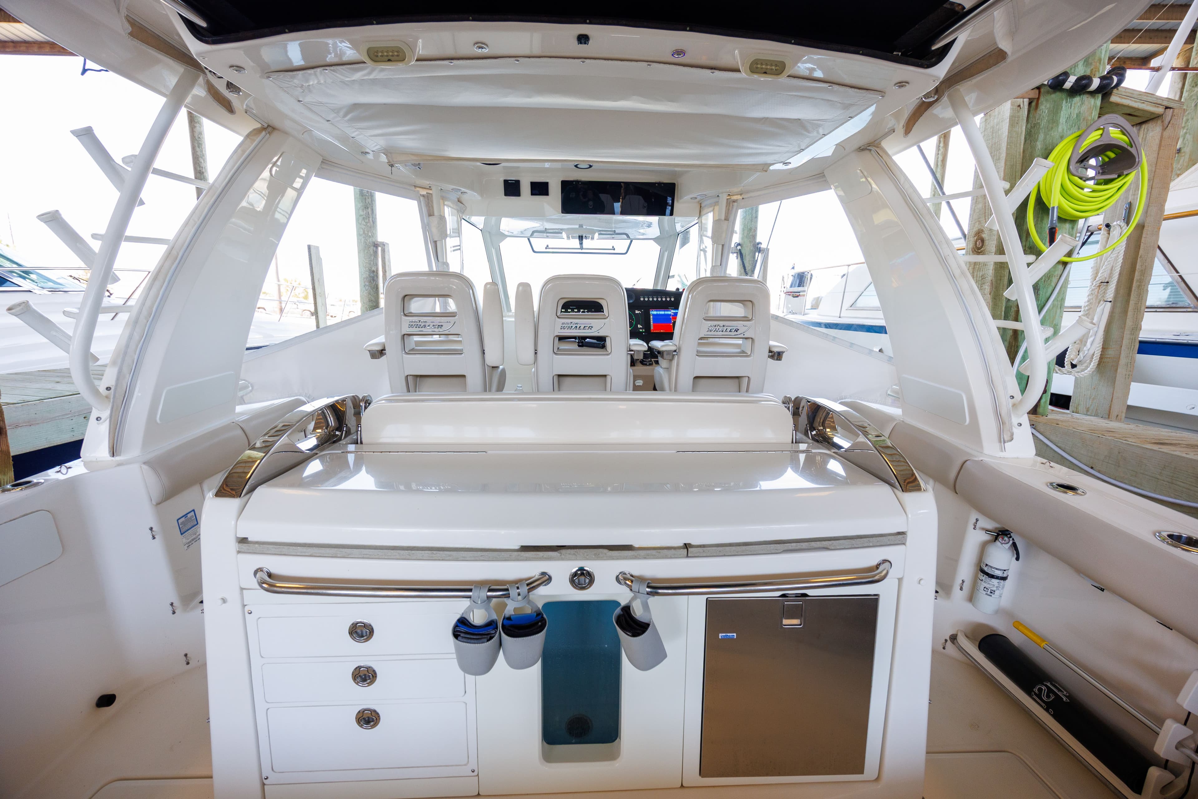 2019 Boston Whaler 420 Outrage - 20