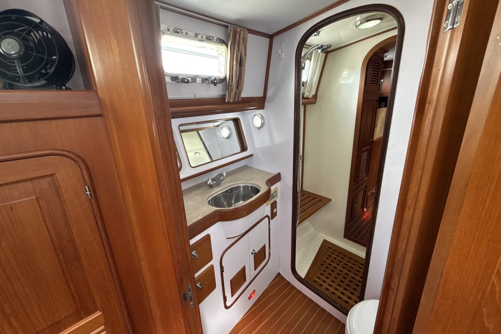 2003 Passport 456 CC - Image 20