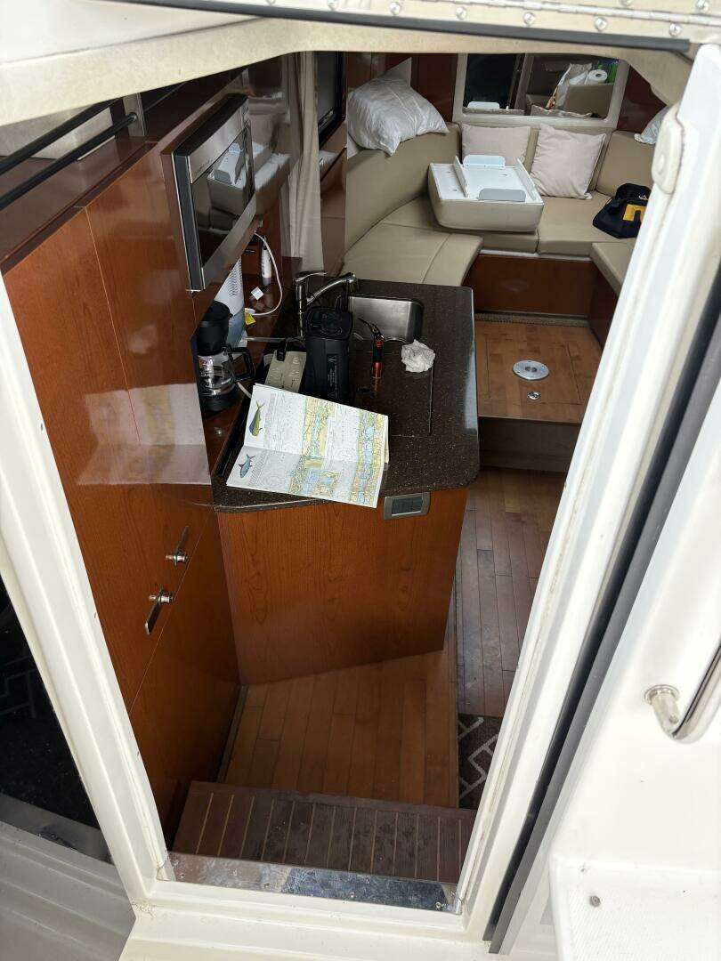 2012 Sea Ray 310 Sundancer - Image 21