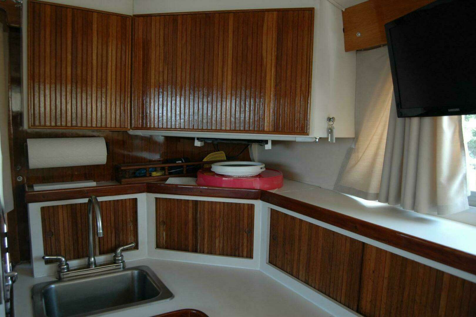 1987 Bertram 33 Sport Fisherman - Image 76