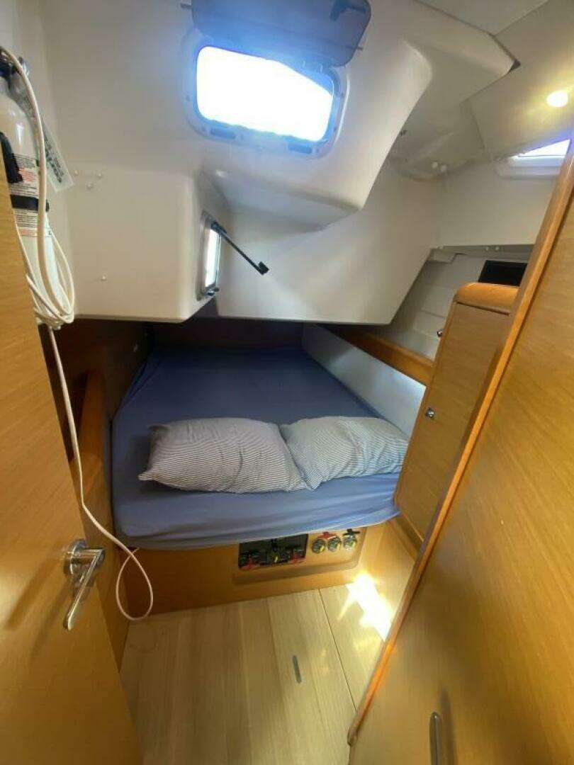 2016 Jeanneau 519 - Image 18