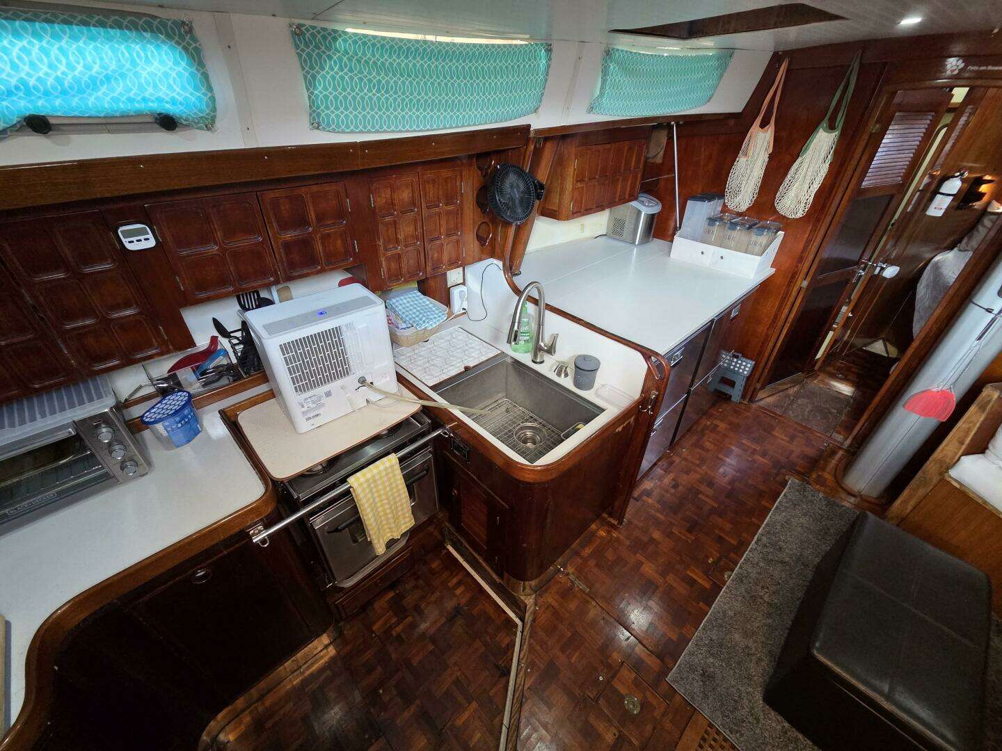 1985 Endeavour 51 - Image 6