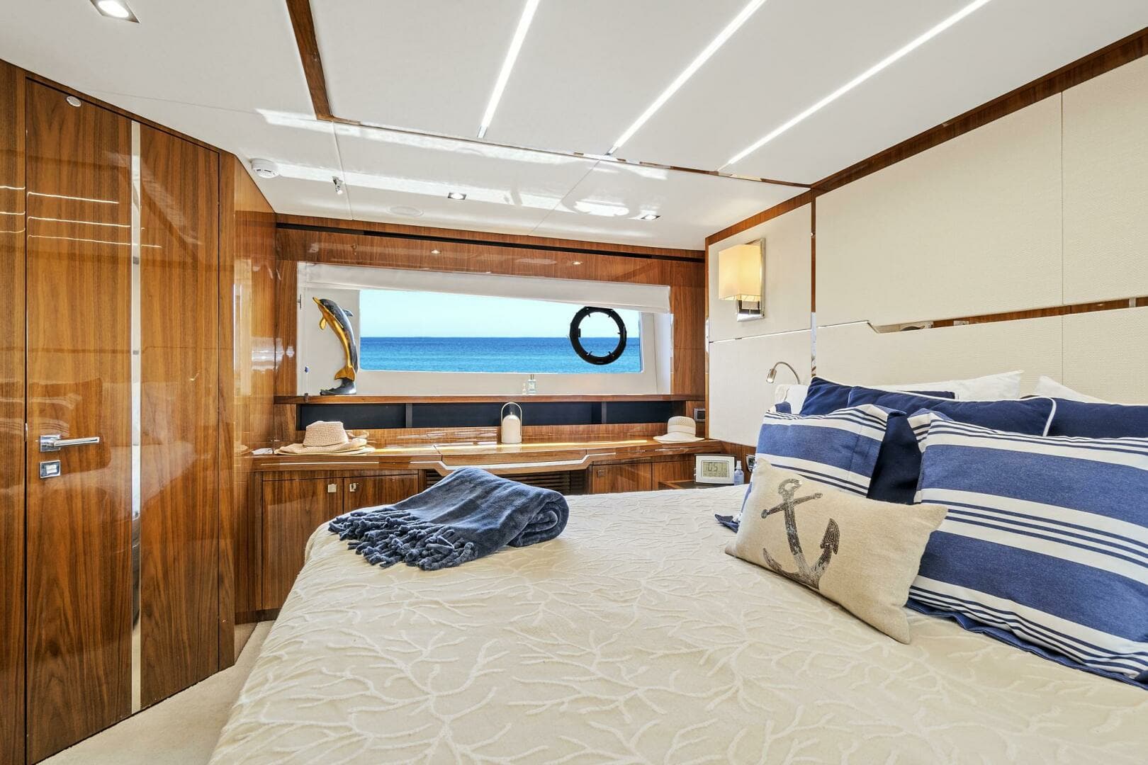 2017 Sunseeker 68 Sport Yacht - Image 60