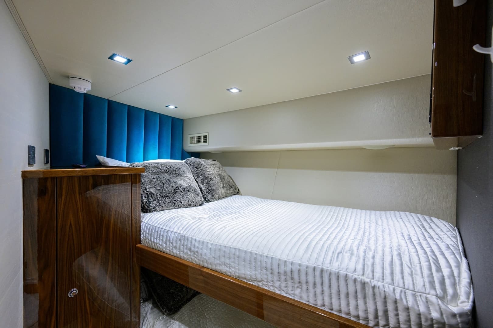 2023 Viking 80 Skybridge - Image 22