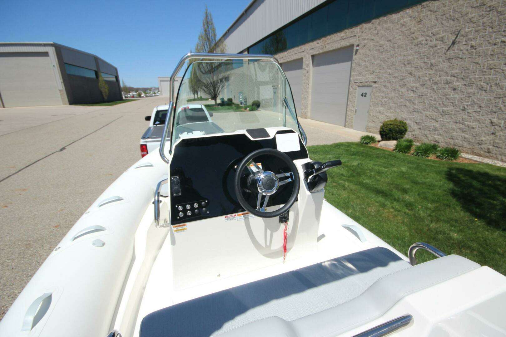 2025 Zodiac Medline 5.8 NEO - Image 11