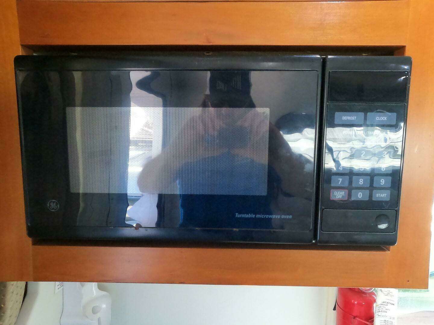 2002 Luhrs 34 Convertible - Image 32