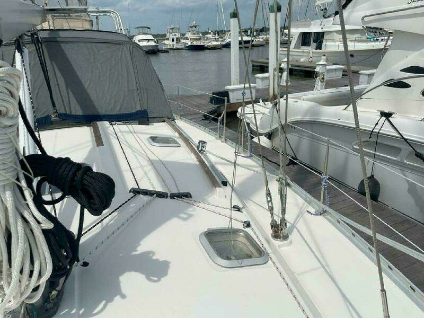 1998 Jeanneau 45.2 - Image 17