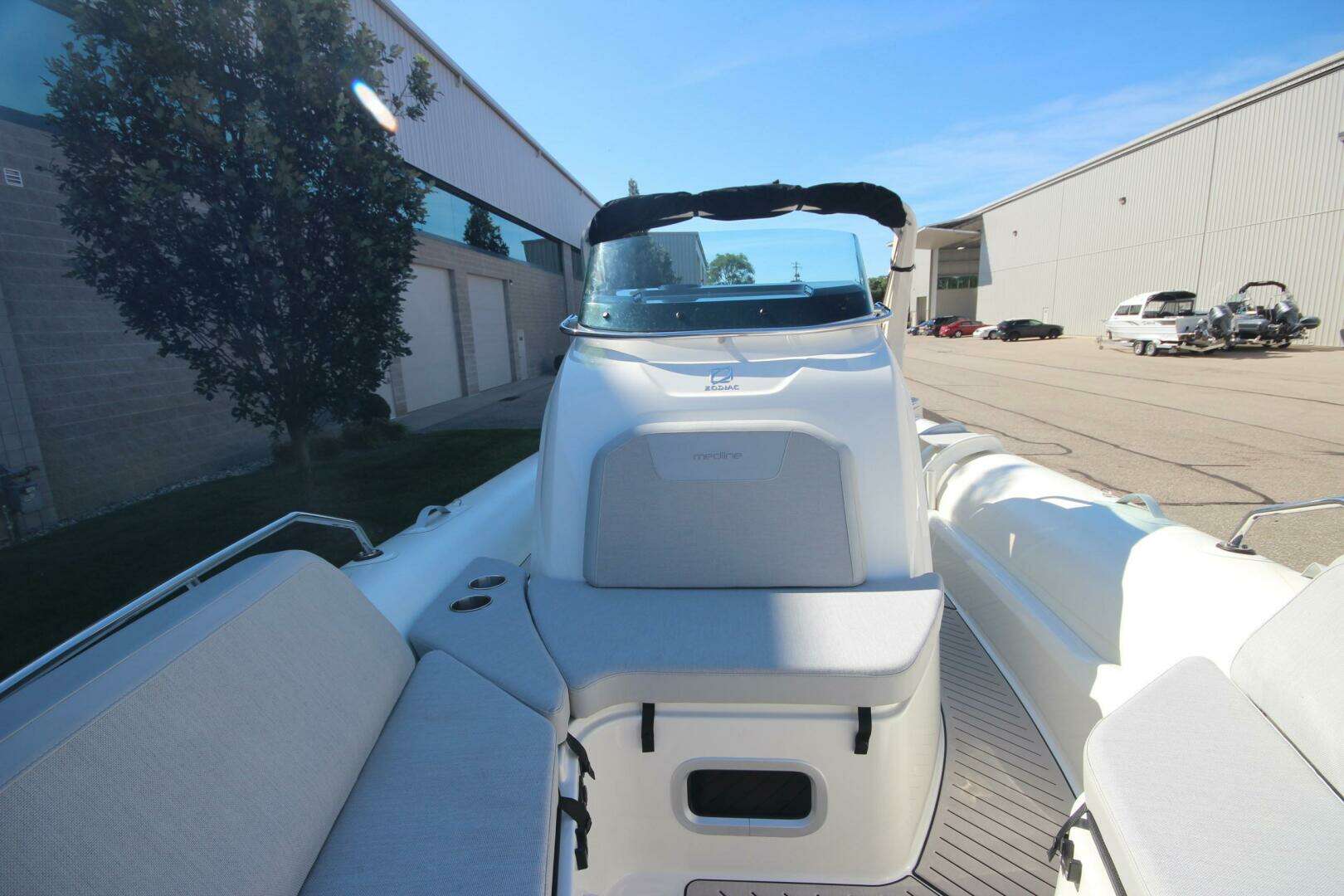 2024 Zodiac Medline 9 NEO - Image 55