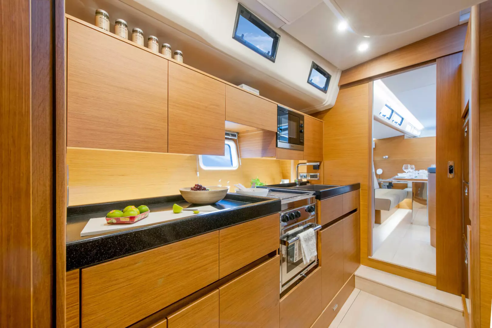 2025 Hanse 675 - Image 47