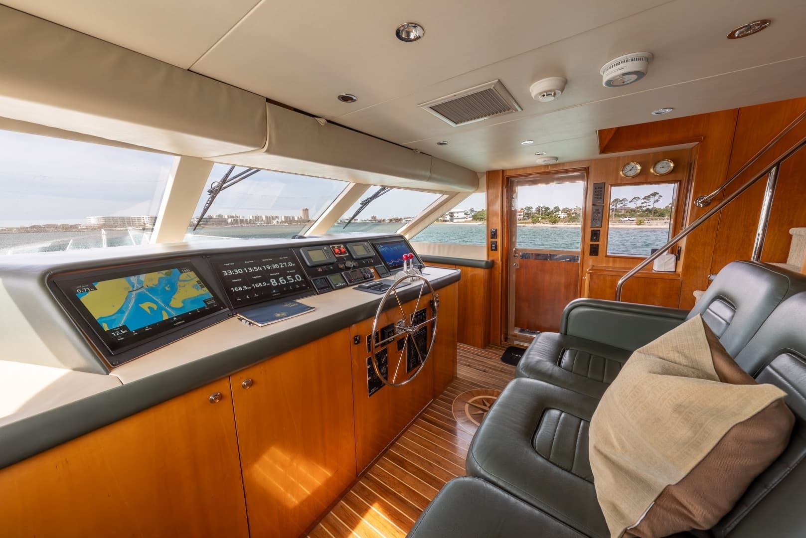 2004 Hatteras Sport Deck - Image 30