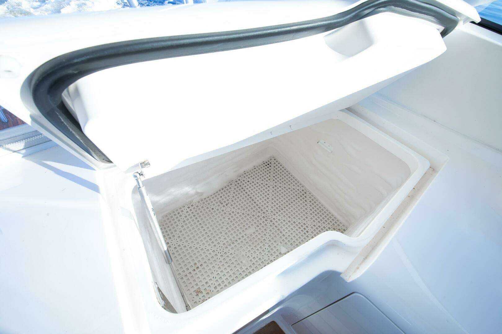 2016 Viking 52 Sport Tower - Image 25