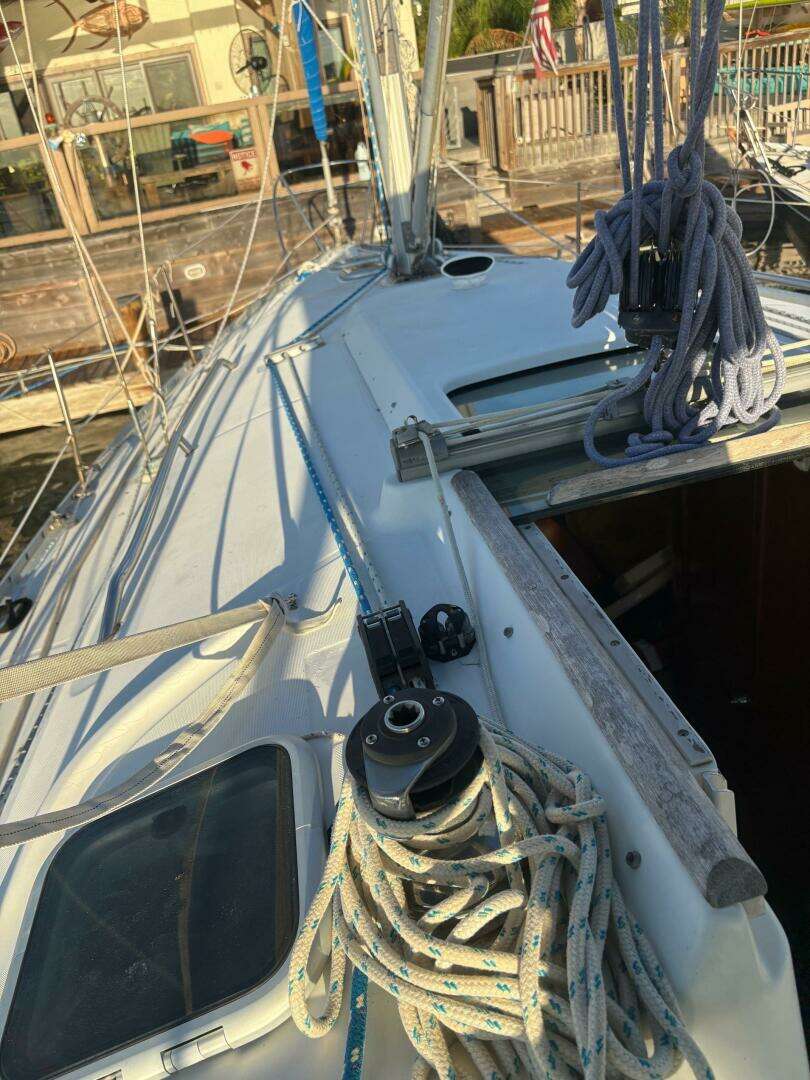 2001 Beneteau — - Image 7