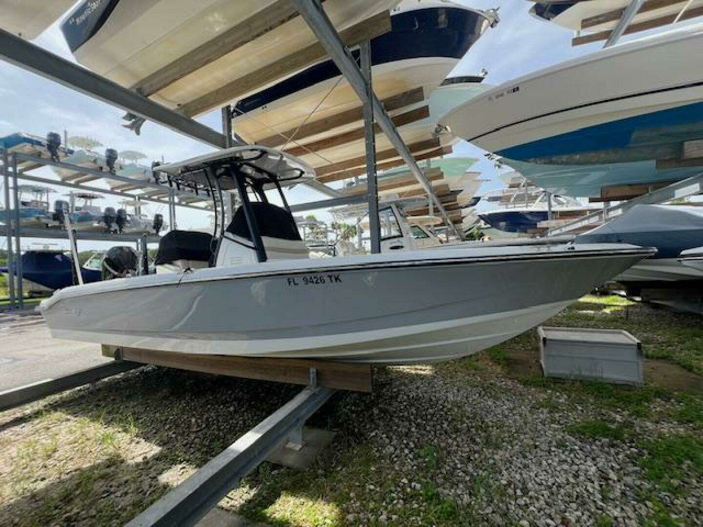 2023 Boston Whaler 250 Dauntless - Image 2