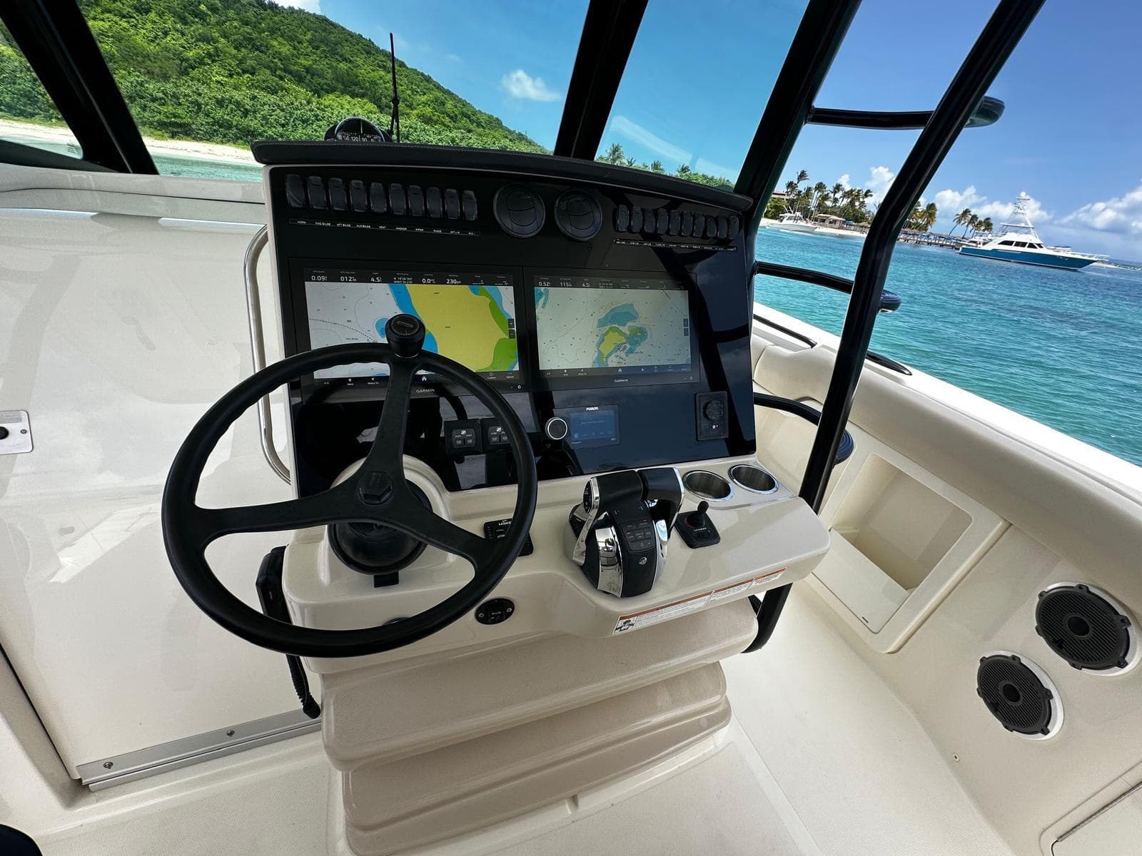 2020 Boston Whaler 380 Outrage - 59