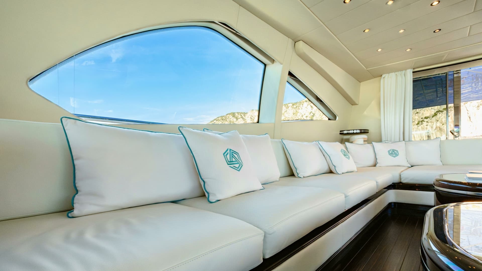 2007 Overmarine Mangusta 130 - Image 19