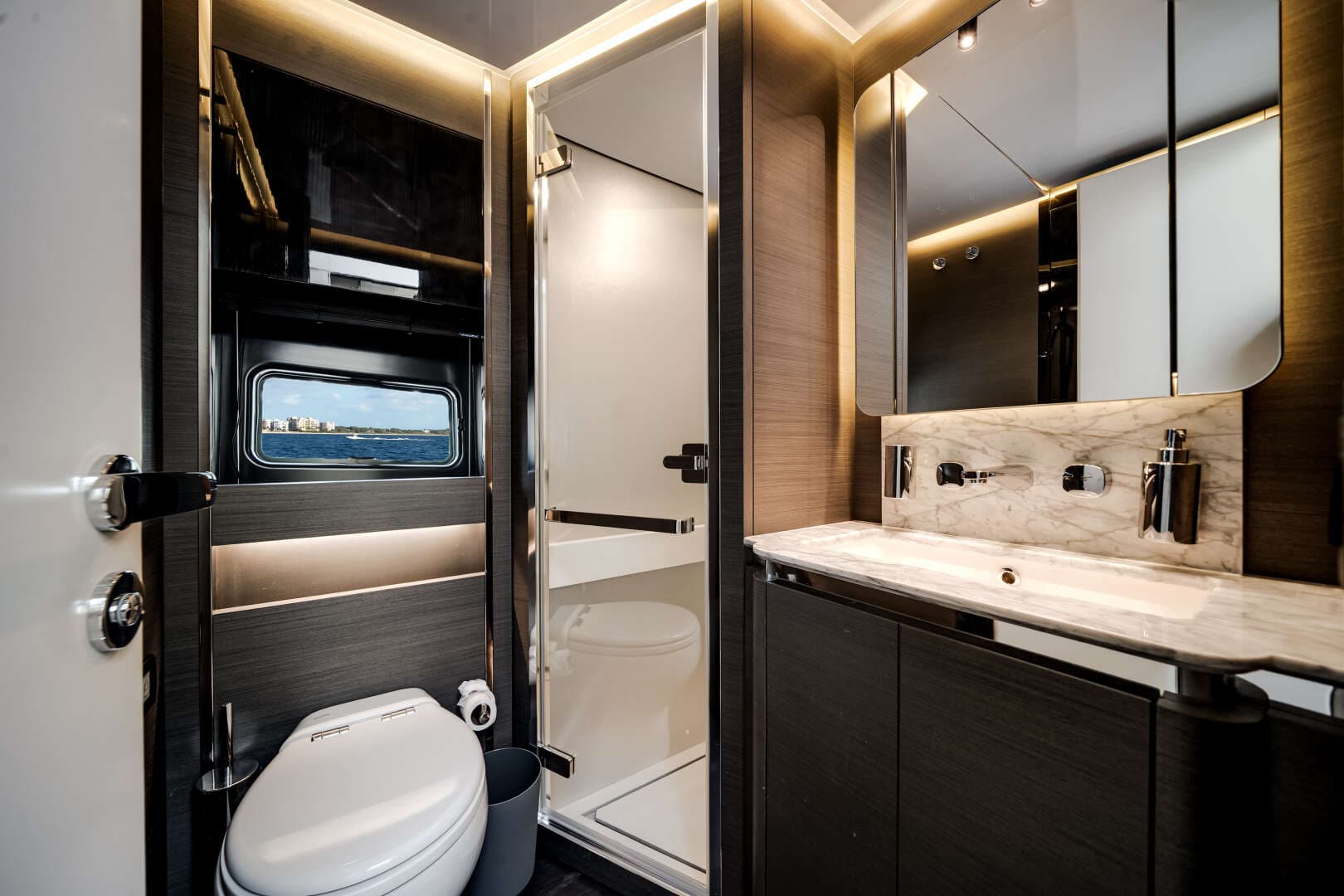 2020 Azimut S8 - Image 66