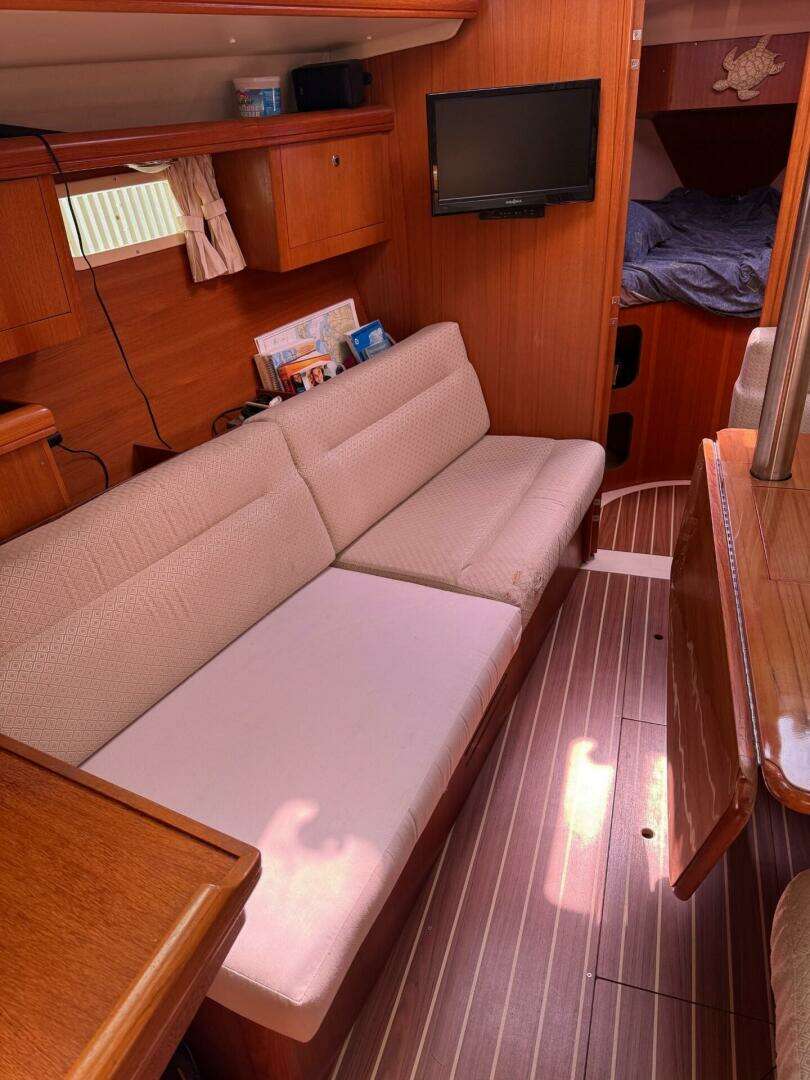 2004 Hunter 386 - Image 18