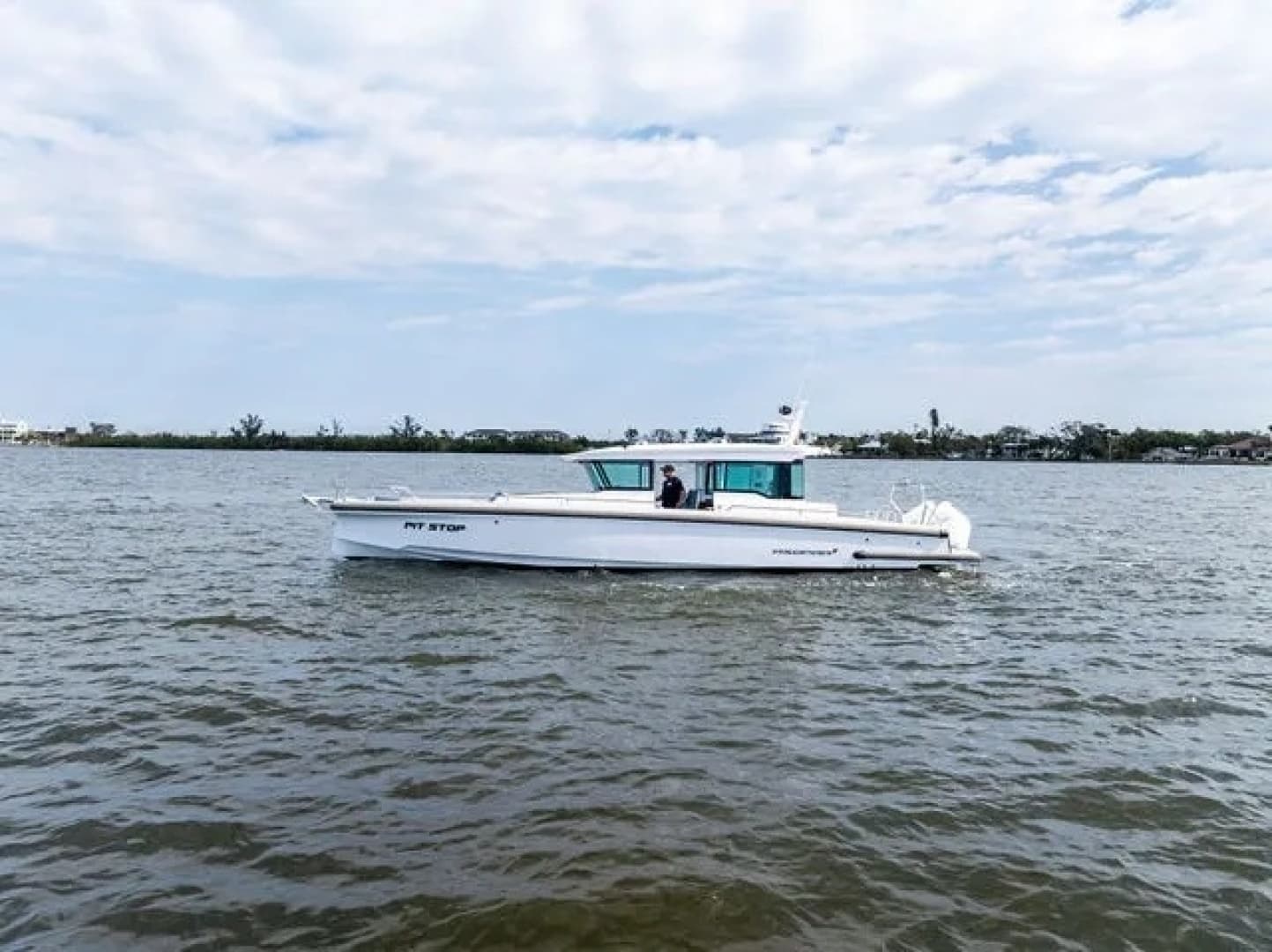 2022 Axopar 37 XC CROSS CABIN - Image 50