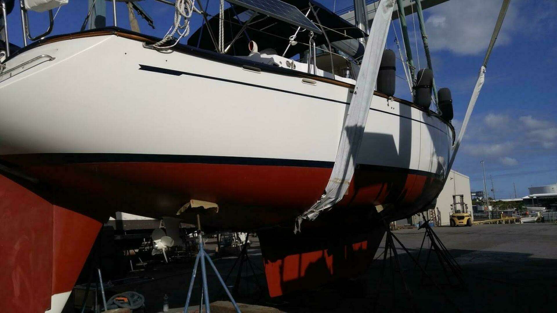 1998 Tayana 48 Center Cockpit - Image 25