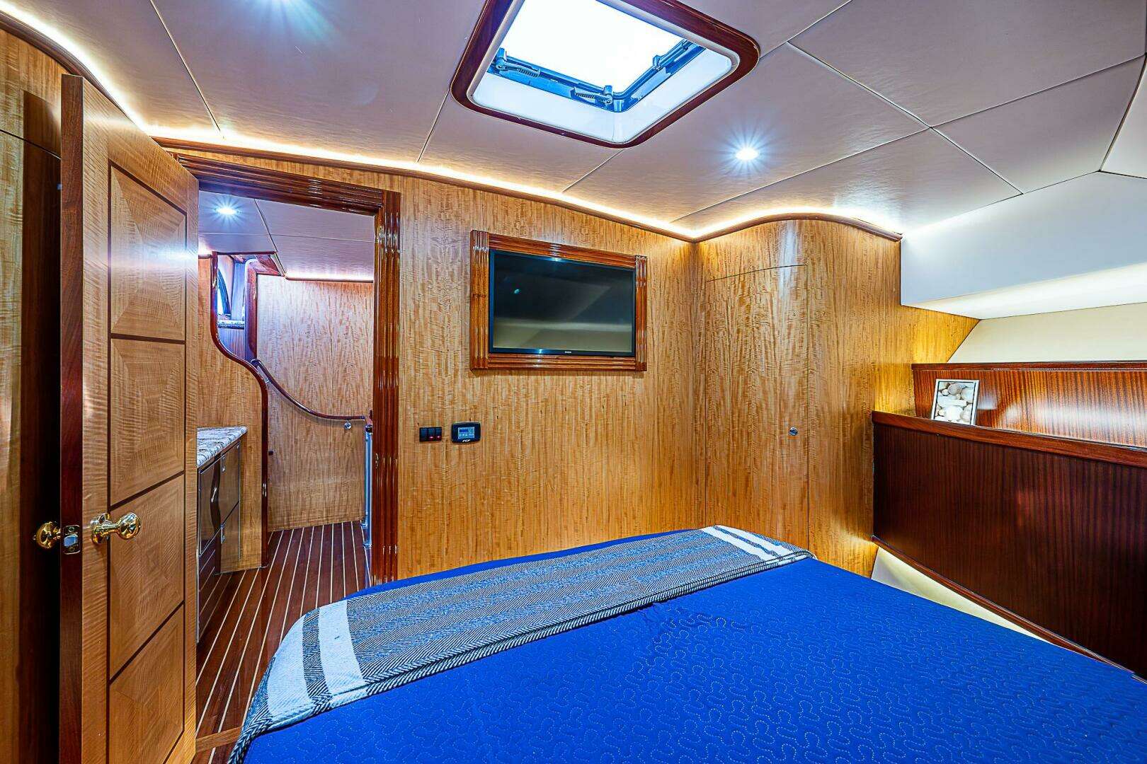 2022 Maverick 50 Sport Yacht - Image 16