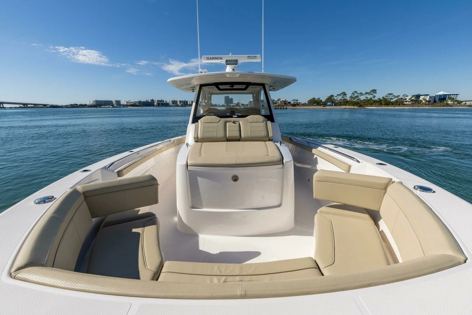 2019 Pursuit S 368 - Image 15
