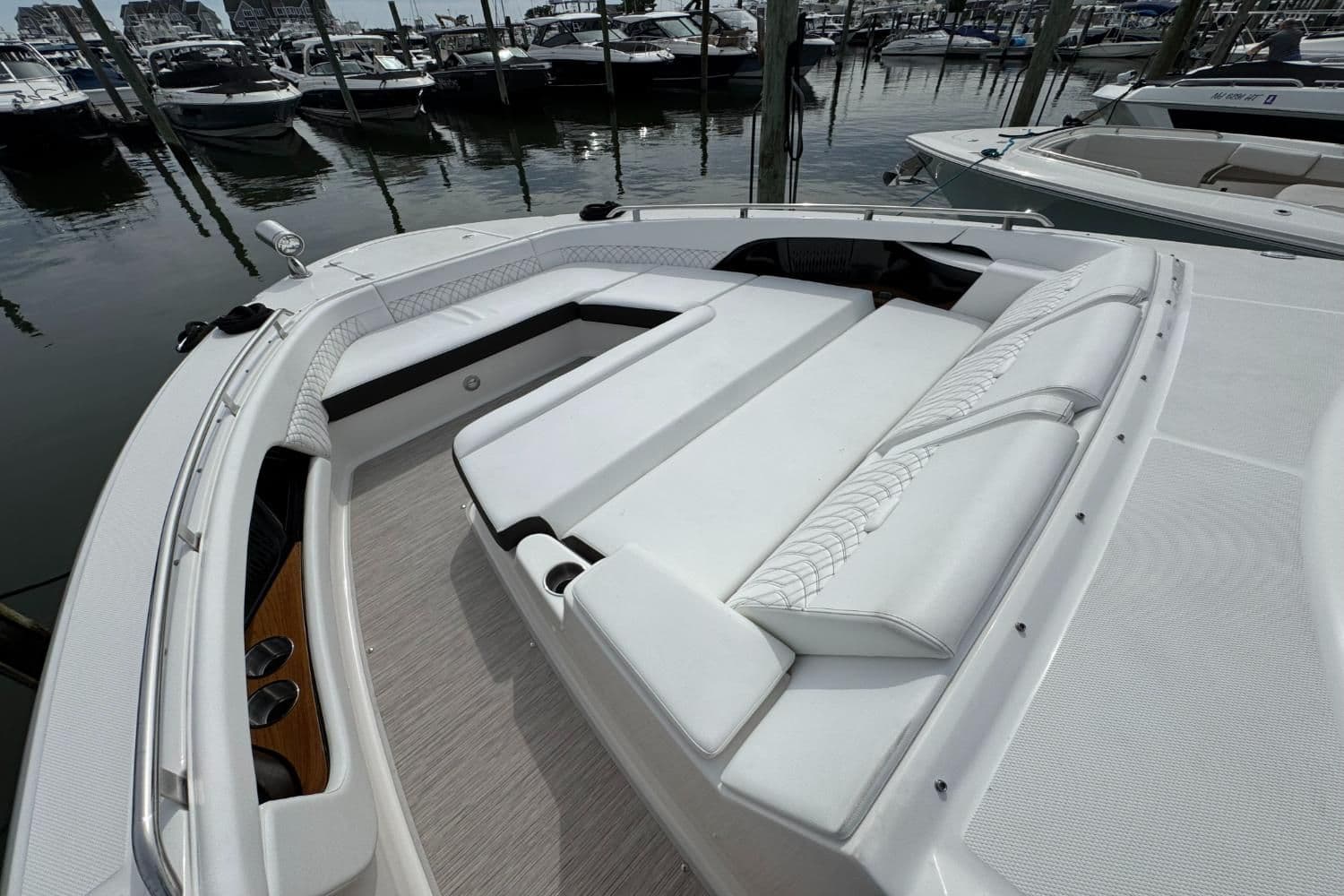 2026 Sea Ray Sundancer 370 Outboard - 62
