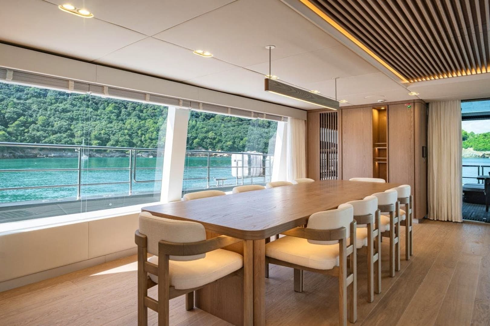 2025 SUNREEF YACHTS Sunreef 100 Power - Image 35