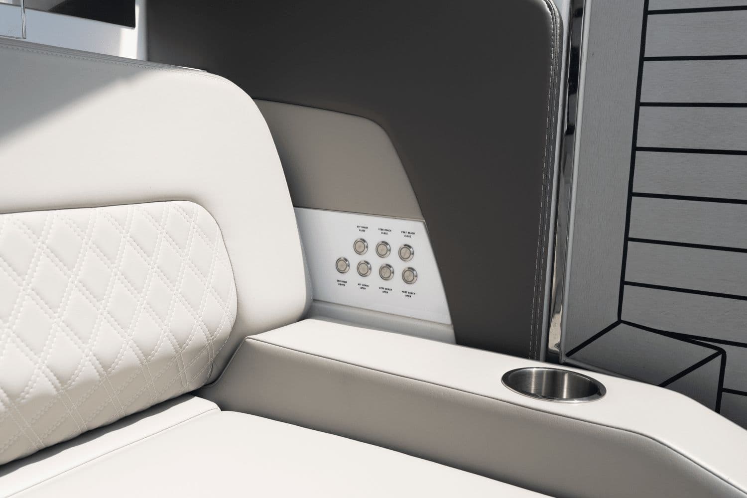 2026 Cruisers Yachts 50 GLS - 57