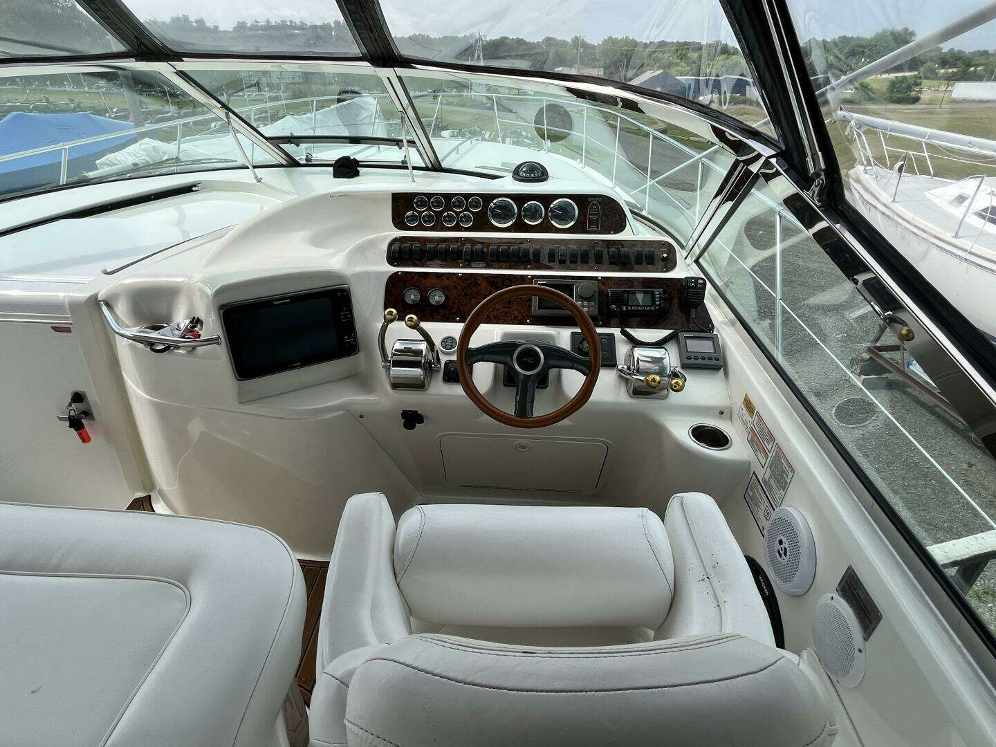 1999 Sea Ray 400 Sundancer - Image 30