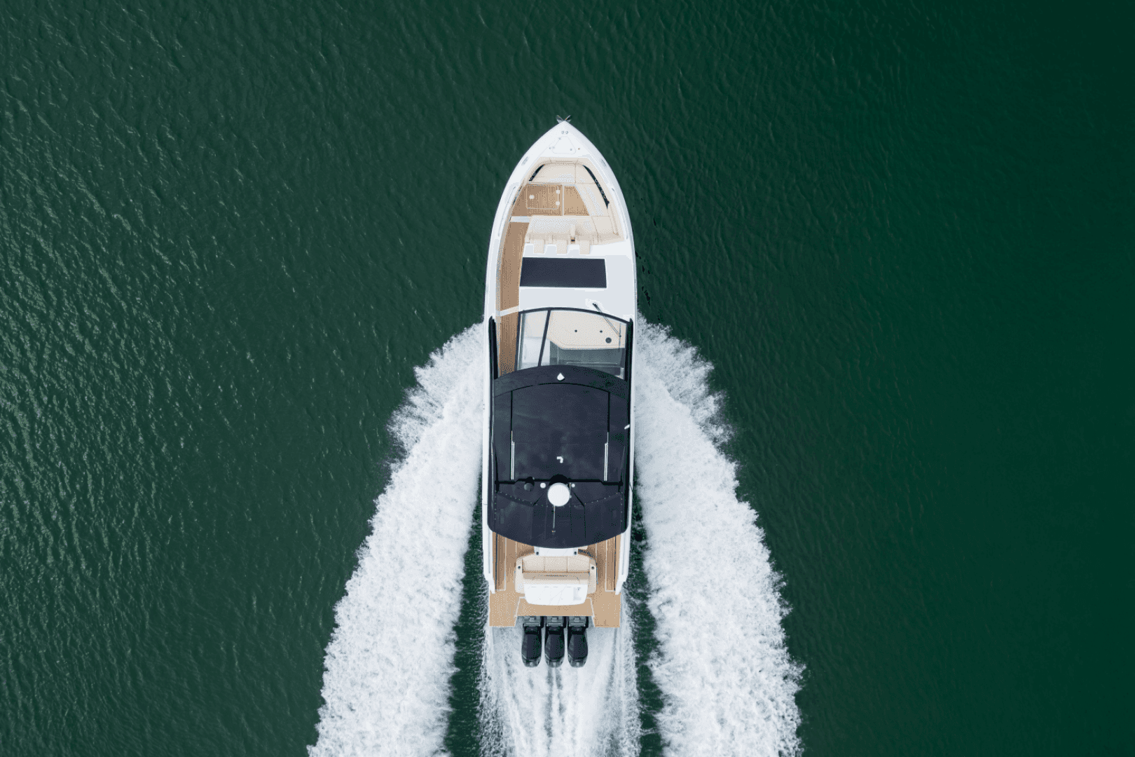 2026 Cruisers Yachts 50GLS OB - Image 7