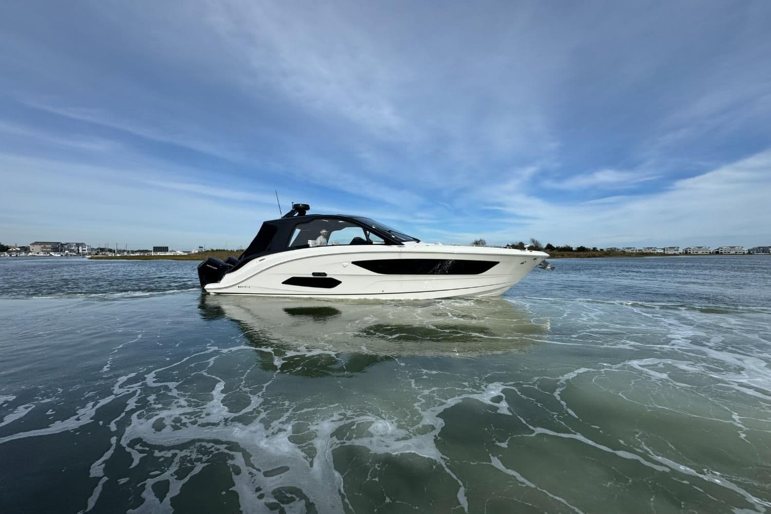 2026 Sea Ray Sundancer 370 Outboard - 8