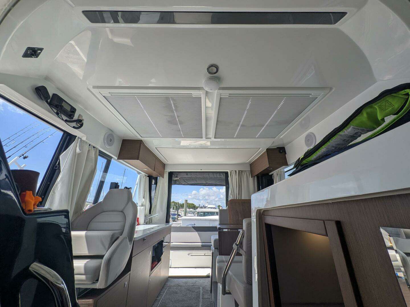 2023 Jeanneau NC 1095 Weekender - Image 10