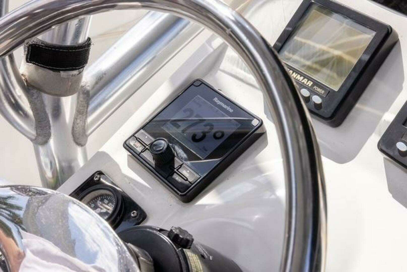 2007 Spectre 37 Center Console - Image 31