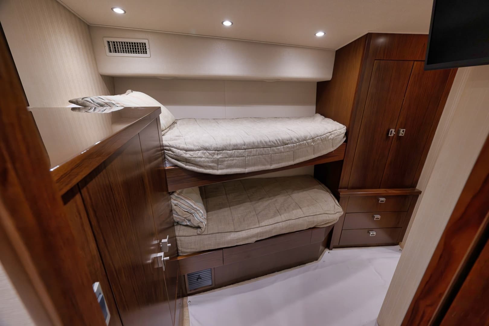 2015 Viking Enclosed Bridge - Image 45
