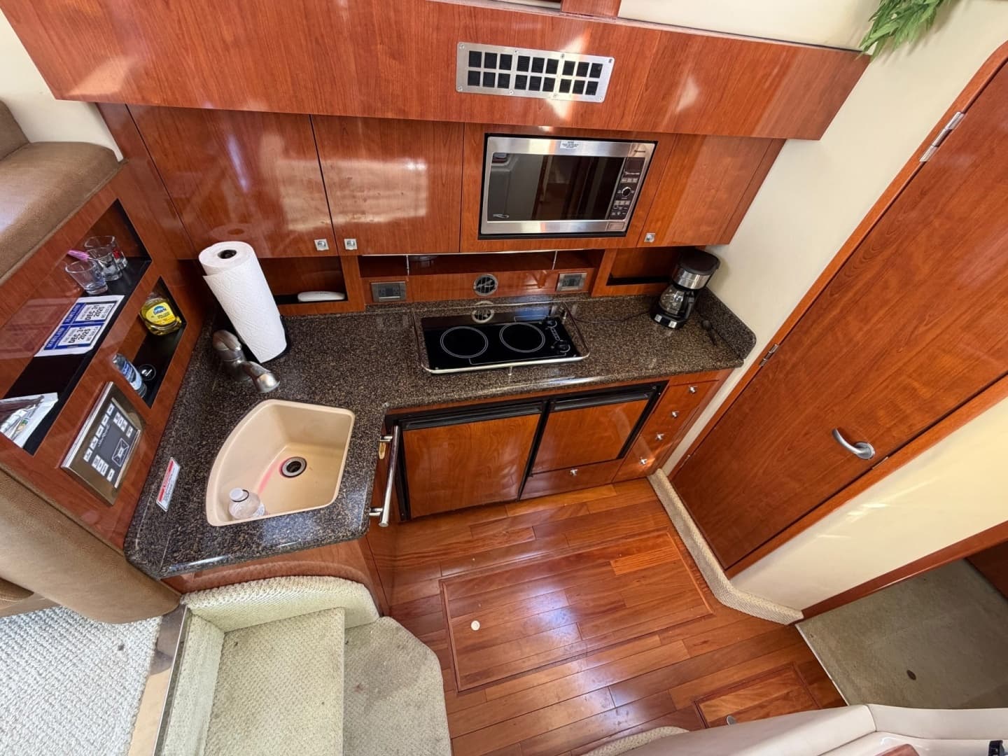 2007 Sea Ray Sedan Bridge - Image 29