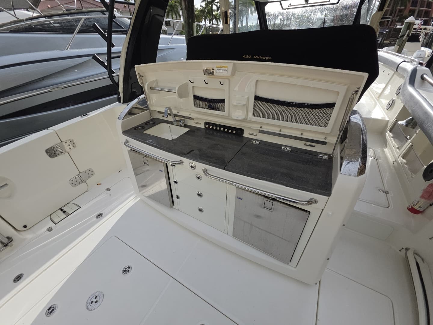 2021 Boston Whaler 420 Outrage - Image 26